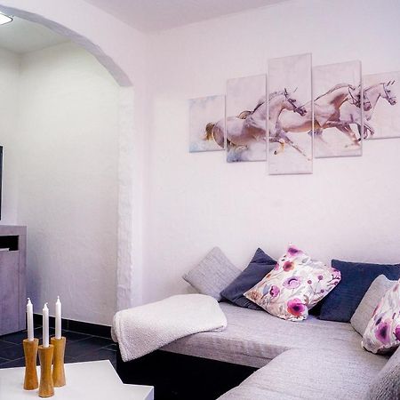 Moderne Ferienwohnung Black Beauty Auf Idyllischem Reiterhof Naehe Burg Eltz Munstermaifeld ภายนอก รูปภาพ