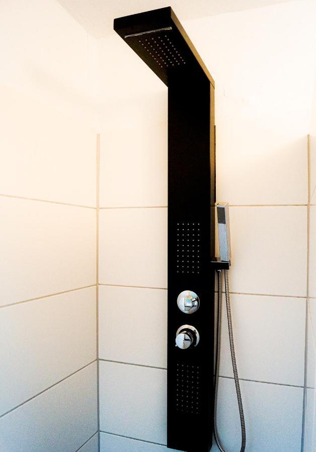 Moderne Ferienwohnung Black Beauty Auf Idyllischem Reiterhof Naehe Burg Eltz Munstermaifeld ภายนอก รูปภาพ