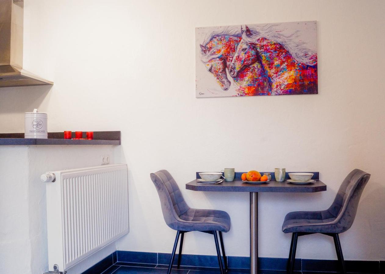 Moderne Ferienwohnung Black Beauty Auf Idyllischem Reiterhof Naehe Burg Eltz Munstermaifeld ภายนอก รูปภาพ